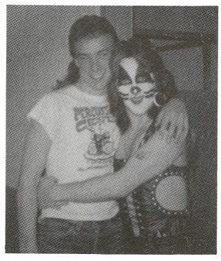 Neil Peart e Peter Criss, do Kiss em 1975